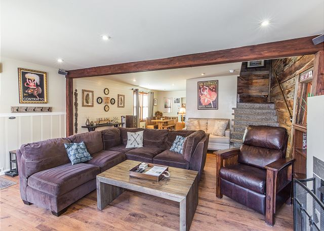 Charming Historic Downtown Home-Great Outdoor Space-Pet Friendly-upstairsA/C 4