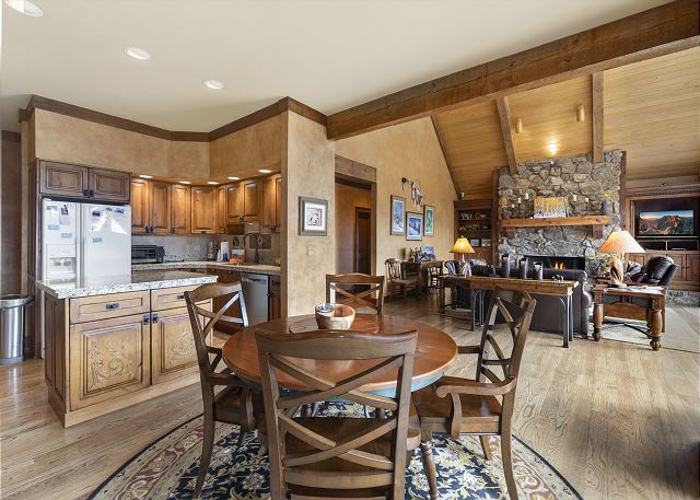 Mountain Retreat-Amazing Views-Gourmet Kitchen-Air Conditioning STR2024-038 6