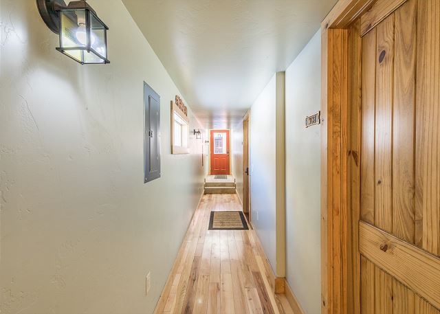 Historic Suite Located in the Heart of Ouray | Air Conditioning! 10