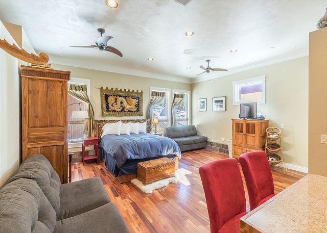 MainStreet Location| In the Heart of Ouray| Historic Studio Suite