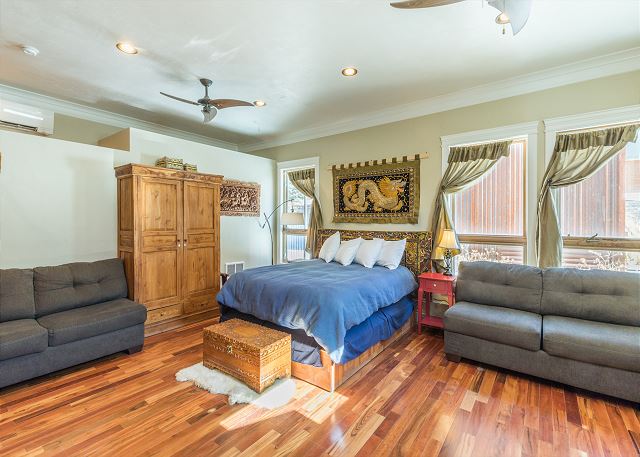 Historic Suite Located in the Heart of Ouray | Air Conditioning! 4