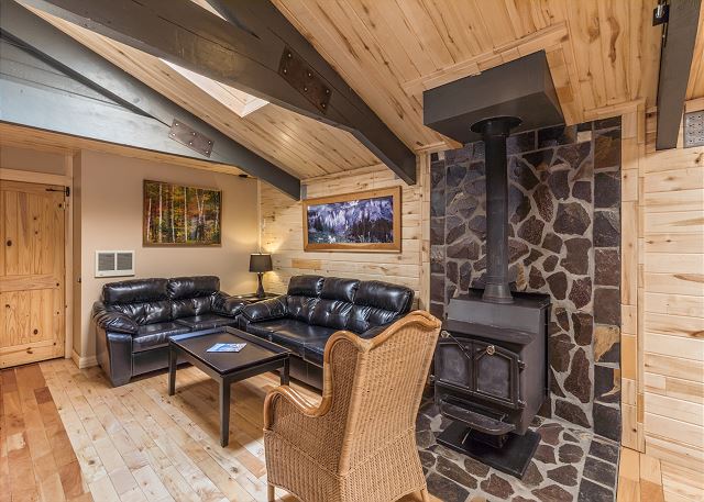 Renovated Historic Suite - Air Conditioning - Heart of Downtown Ouray 7