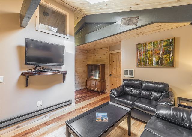 Renovated Historic Suite - Air Conditioning - Heart of Downtown Ouray 10