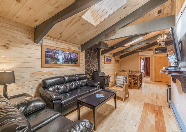 Renovated Historic Suite - Air Conditioning - Heart of Downtown Ouray 8