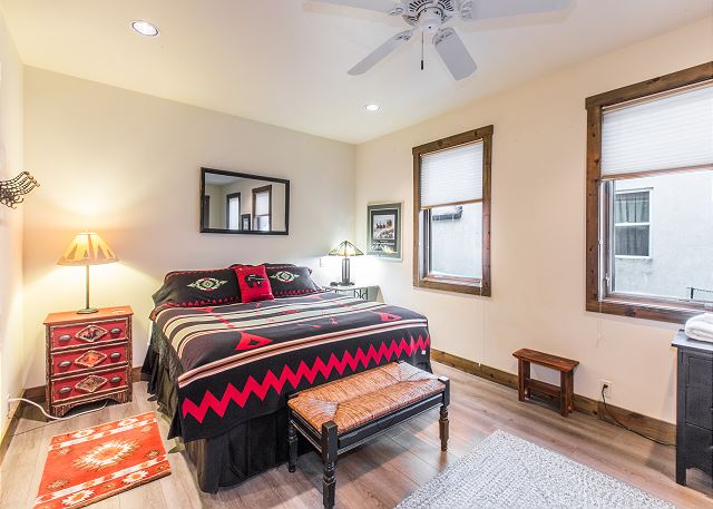 Luxury Condo | Blocks to Downtown | Private Deck | 360 Views 10