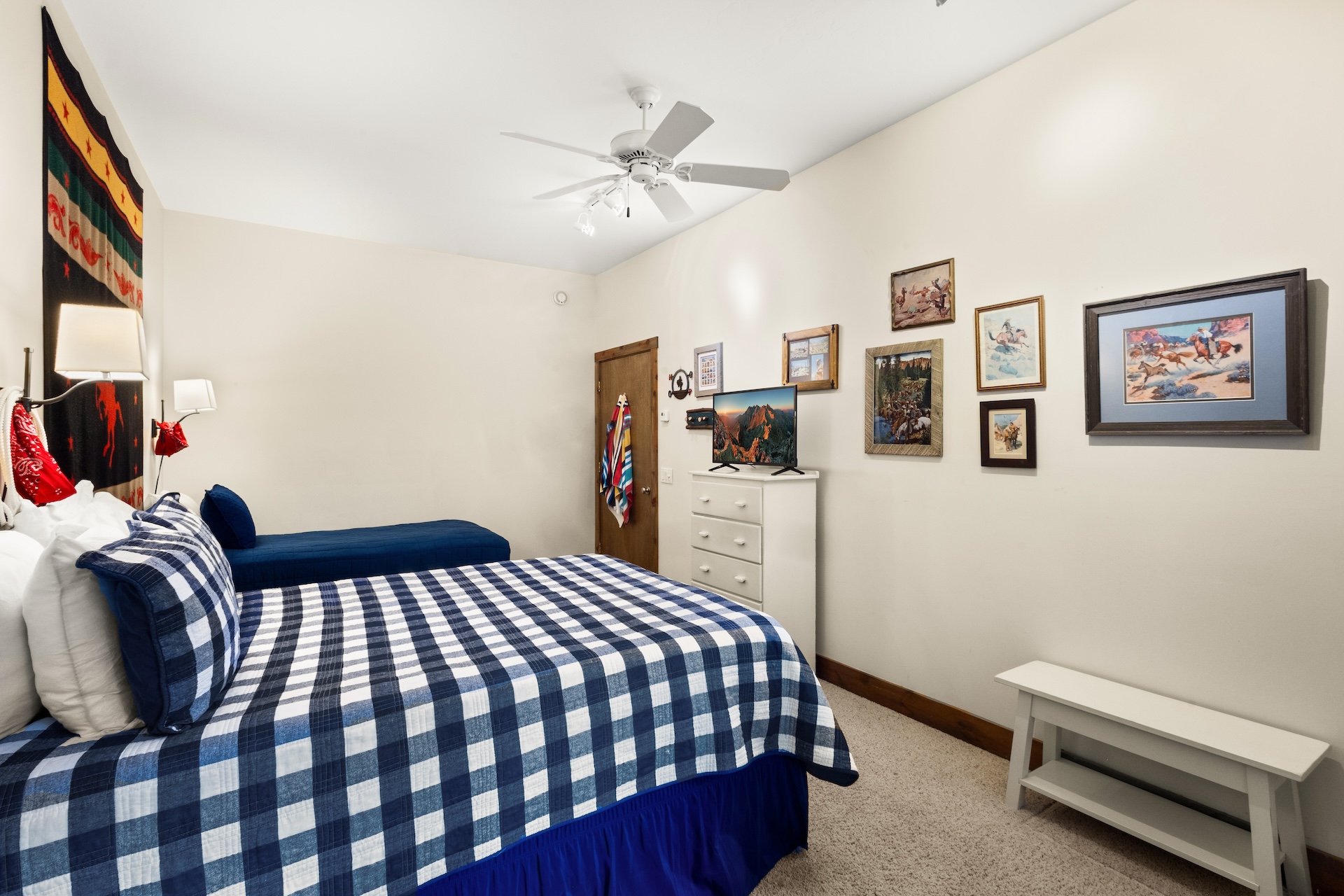 Spacious Getaway | Walk to Downtown | Private Courtyard | Photo 18