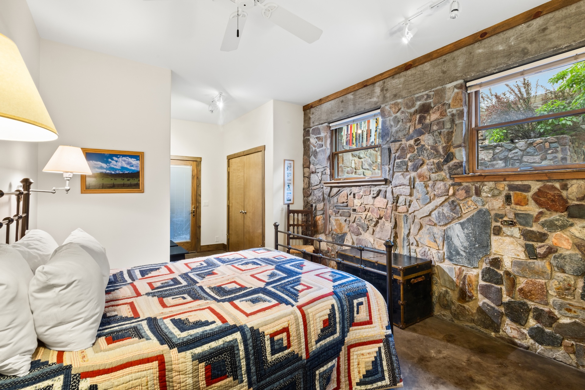 Spacious Getaway | Walk to Downtown | Private Courtyard | Photo 7