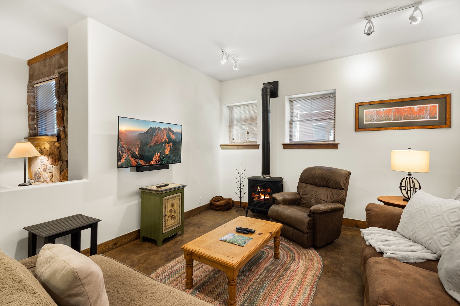 Spacious Getaway | Walk to Downtown | Private Courtyard | Photo 8