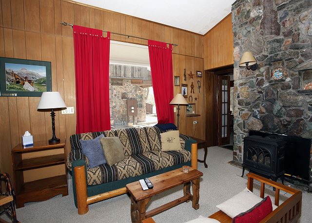Walk to Everything Ouray – Cozy Cottage – Pet Friendly 5