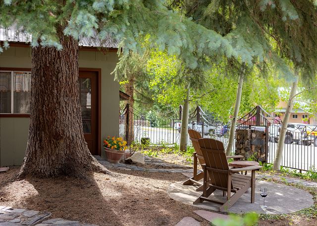 Walk to Downtown Ouray | Cozy Cottage | BBQ Grill