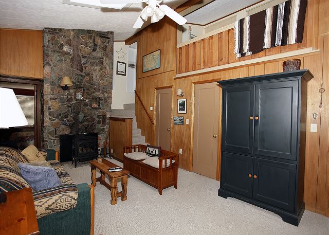 Walk to Everything Ouray – Cozy Cottage – Pet Friendly 2