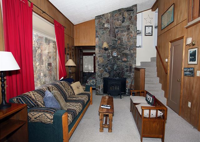 Walk to Everything Ouray – Cozy Cottage – Pet Friendly 4