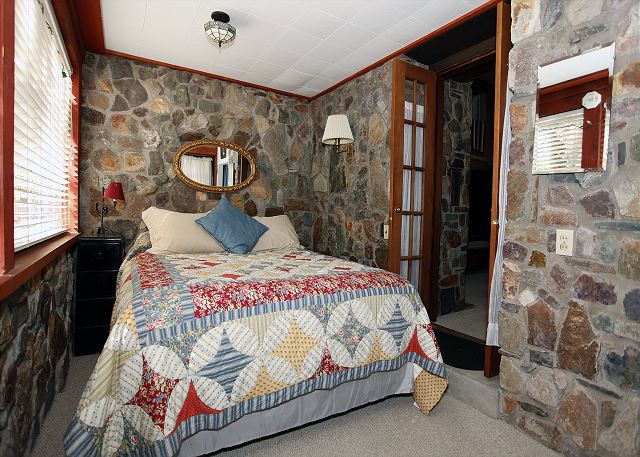 Walk to Everything Ouray – Cozy Cottage – Pet Friendly 7