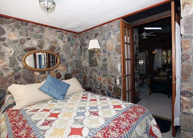 Walk to Everything Ouray – Cozy Cottage – Pet Friendly 9