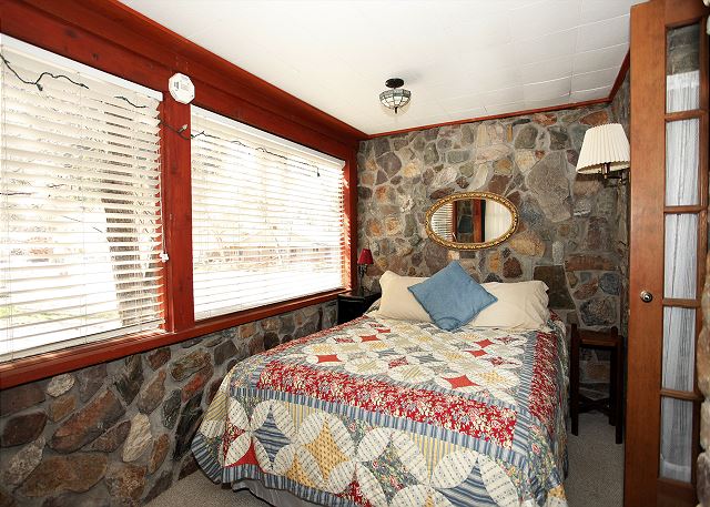 Walk to Everything Ouray – Cozy Cottage – Pet Friendly 8