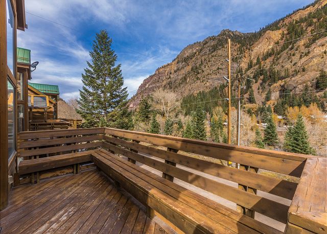 Luxury Meets Tranquil Mountain Retreat-Private Courtyard-Pet-Friendly 2