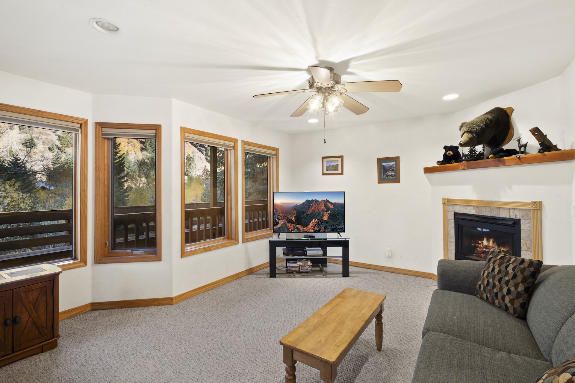 Mountain Views-Across from River Walk Trail-Pet-friendly | Photo 7