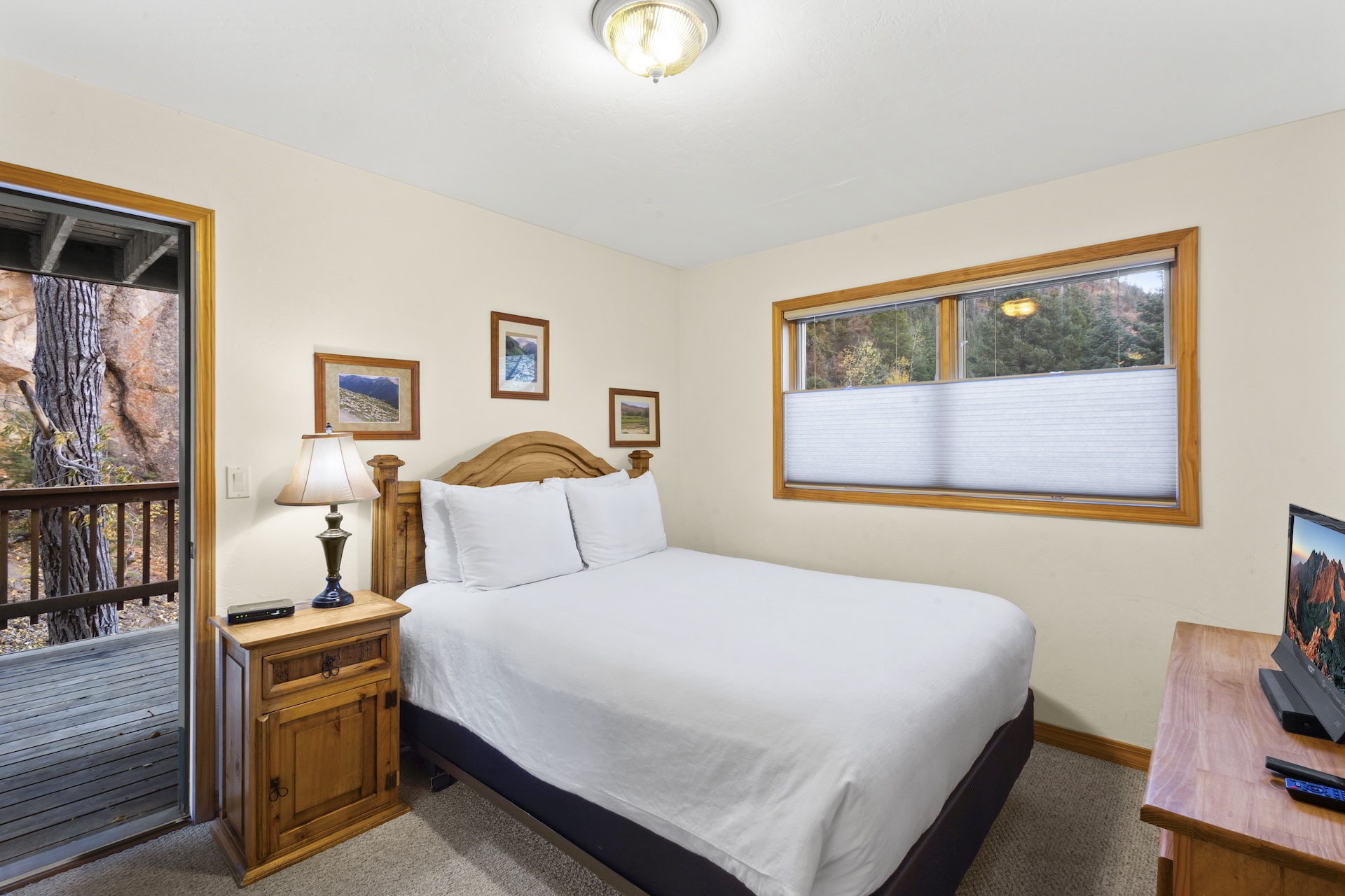 Mountain Views-Across from River Walk Trail-Pet-friendly | Photo 17