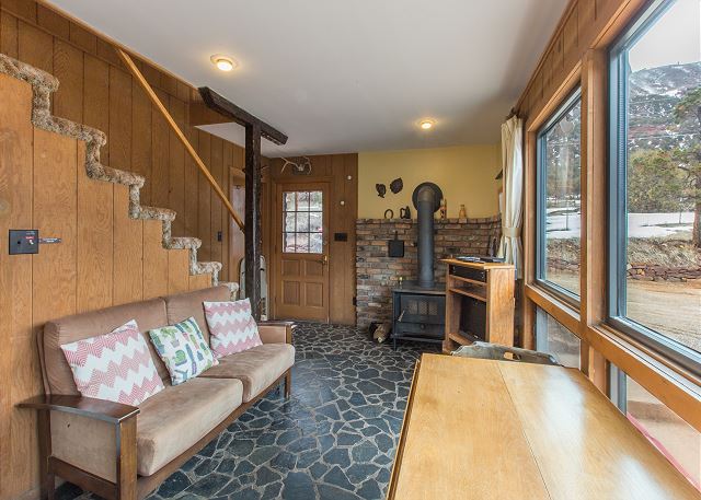 Rustic Cabin - Great Views - 4 miles from Downtown Ouray STR2025-067 5