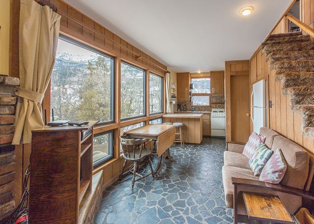 Rustic Cabin - Great Views - 4 miles from Downtown Ouray STR2025-067 3