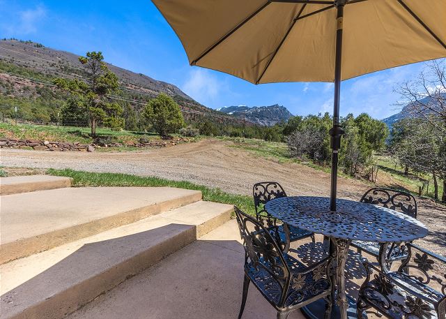 Rustic Cabin - Great Views - 4 miles from Downtown Ouray STR2025-067 2