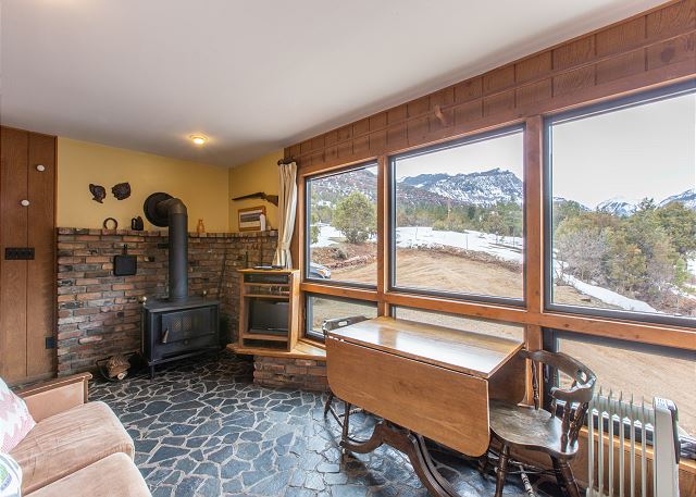 Rustic Cabin - Great Views - 4 miles from Downtown Ouray STR2025-067 6