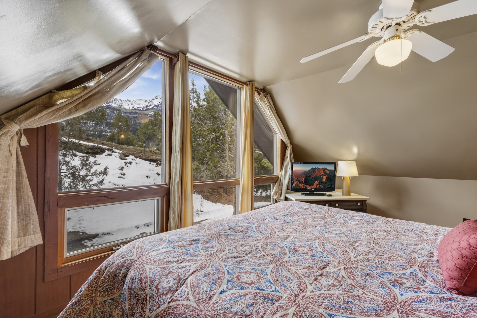 Secluded Cabin | Close to Downtown Ouray | Couple's Retreat | STR2025-068 | Photo 14