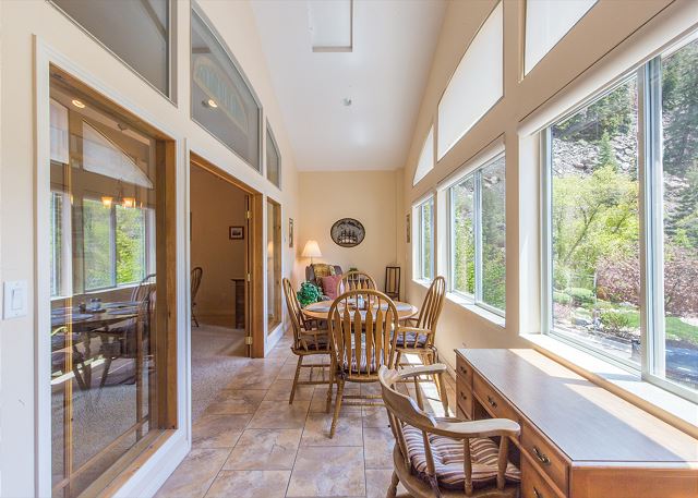 Unbeatable Location - Across from Ouray Hot Springs - Walk to Downtown 10