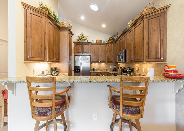 Walk to Downtown - Across from Ouray Hot Springs - Townhome with Balcony 8