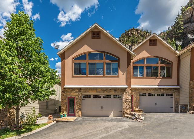 Walk to Downtown - Across from Ouray Hot Springs - Townhome with Balcony 2