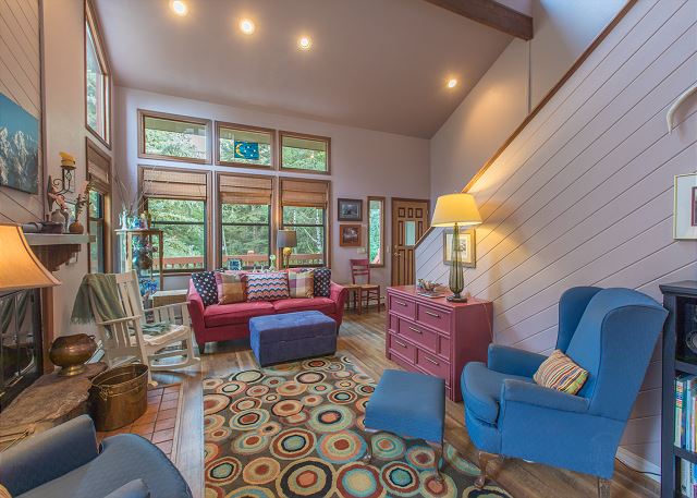 Amazing Views - Wrap-Around Deck - Secluded Home STR2025-045 9