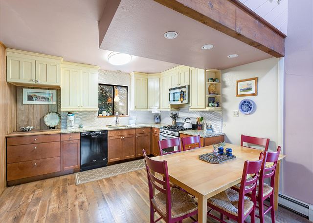 Amazing Views - Wrap-Around Deck - Secluded Home STR2025-045 4