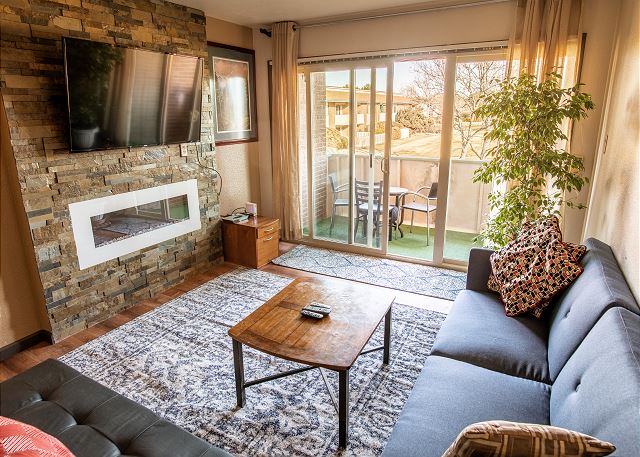 NEW! Modern Condo w/Patio, 6 Miles to Dtwn Boulder 6