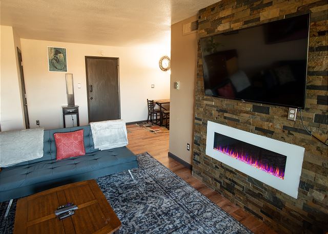 NEW! Modern Condo w/Patio, 6 Miles to Dtwn Boulder 4