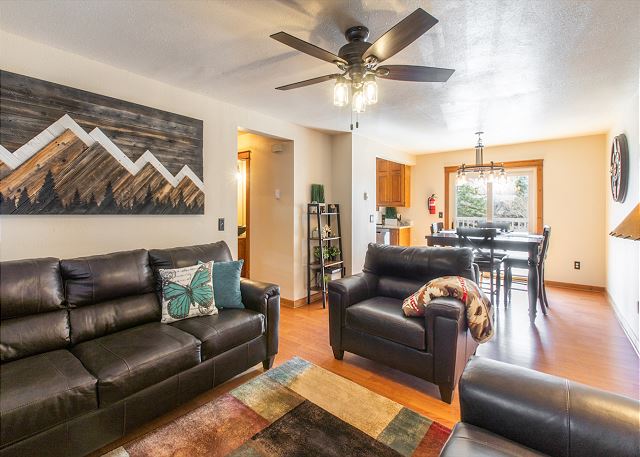 Spacious Townhome- Near Hot Springs Pool and Downtown Ouray- Pet Friendly! 4