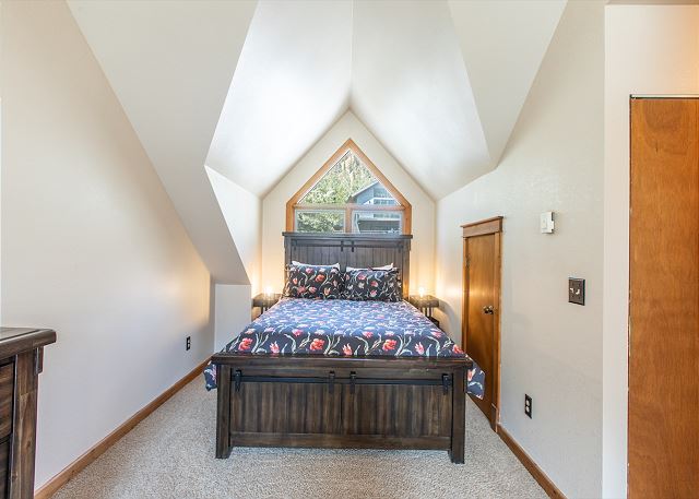 Spacious Townhome- Near Hot Springs Pool and Downtown Ouray- Pet Friendly! 8