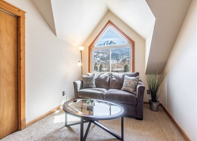 Spacious Townhome- Near Hot Springs Pool and Downtown Ouray- Pet Friendly! 10