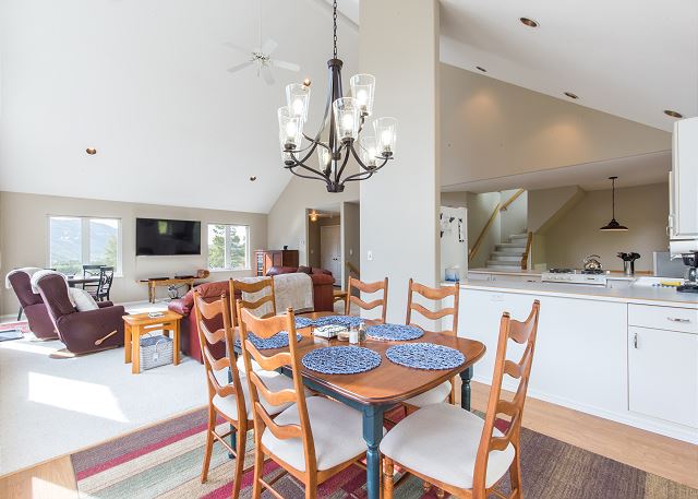 Secluded Creekside Mountain Home-Views- Private Deck-AC STR2025-036 10