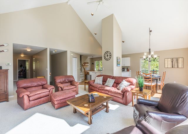 Secluded Creekside Mountain Home-Views- Private Deck-AC STR2025-036 8