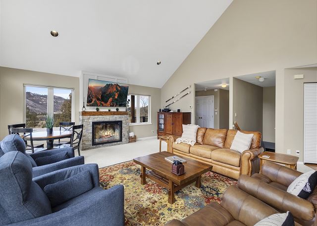 Secluded Creekside Home | Views | Private Deck | A/C STR2025-036 5