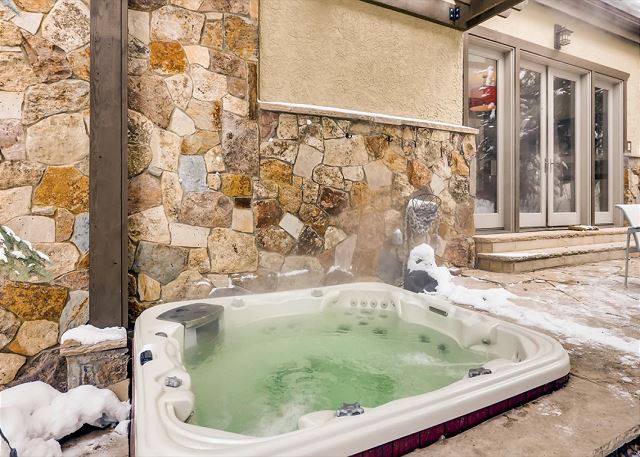 West Vail Retreat | Hot Tub & Free Village Parking | 5 Mins to Mountain 2