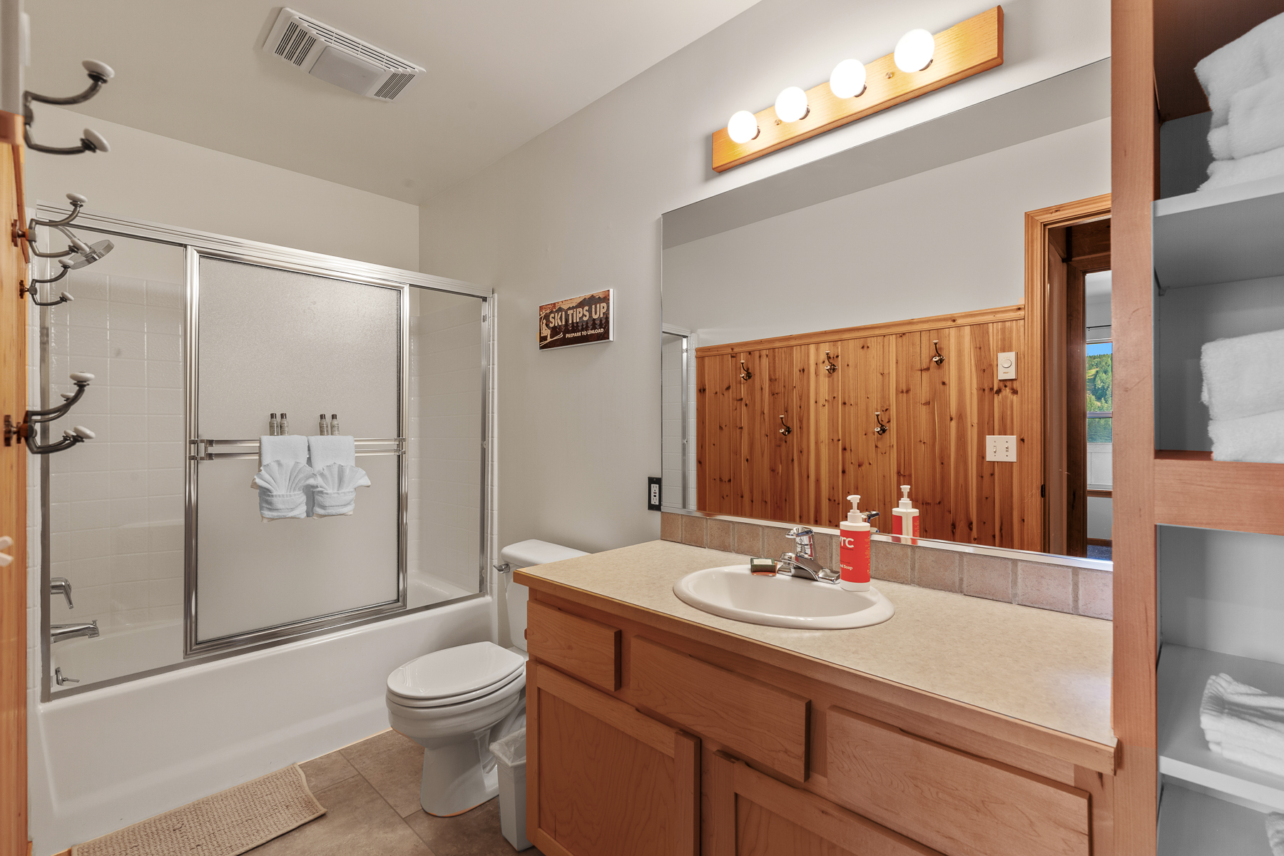 Clean and functional bathroom featuring a tub/shower combination.