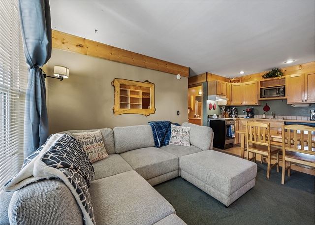 Ski in Ski out at Schweitzer Mountain Resort | Great Views | Cozy Condo 3