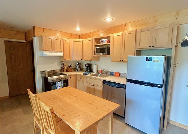 Ski in Ski out at Schweitzer Mountain Resort | Great Views | Cozy Condo 4