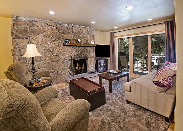 Spacious Avon Retreat | Pool, Tennis, 2 Masters & Free Shuttle 7