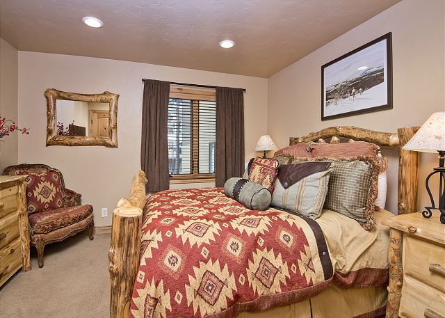 Spacious Avon Retreat | Pool, Tennis, 2 Masters & Free Shuttle 9