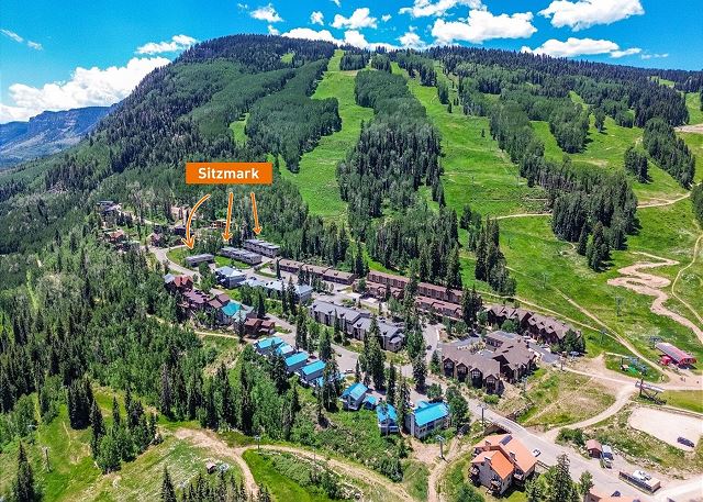 Open Concept Luxury Condo - Huge Deck w/Fire Pit & Views -Steps to the Slopes 10