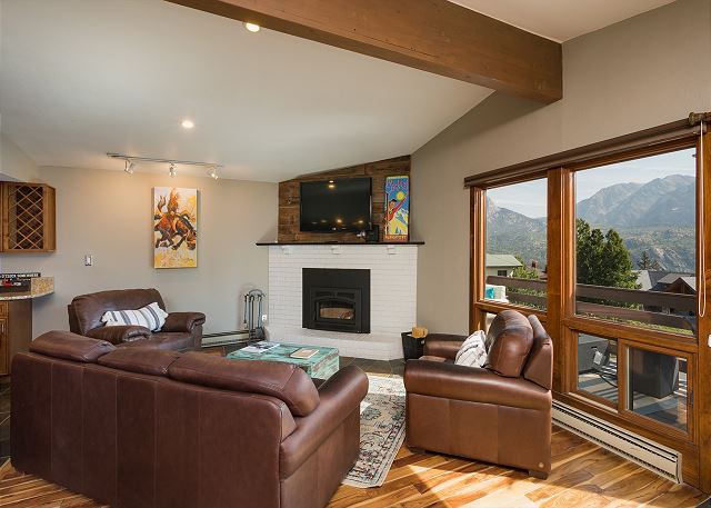 Open Concept Luxury Condo - Huge Deck w/Fire Pit & Views -Steps to the Slopes 3