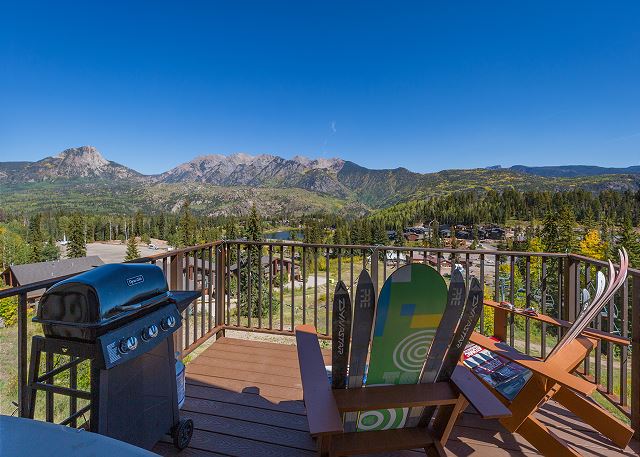 Completely Remodeled Ski in/Ski Out Condo - Views & Deck - Pet Friendly 3