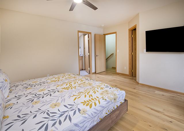 Avon| Walk to Shops & Restaurants| Ski Shuttle to Beaver Creek & Vail Slopes 8